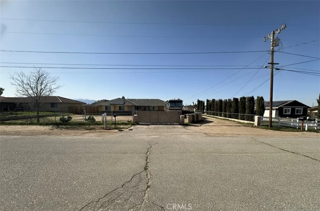11922 Calcite Avenue, Hesperia, California 92345 home-pic-4