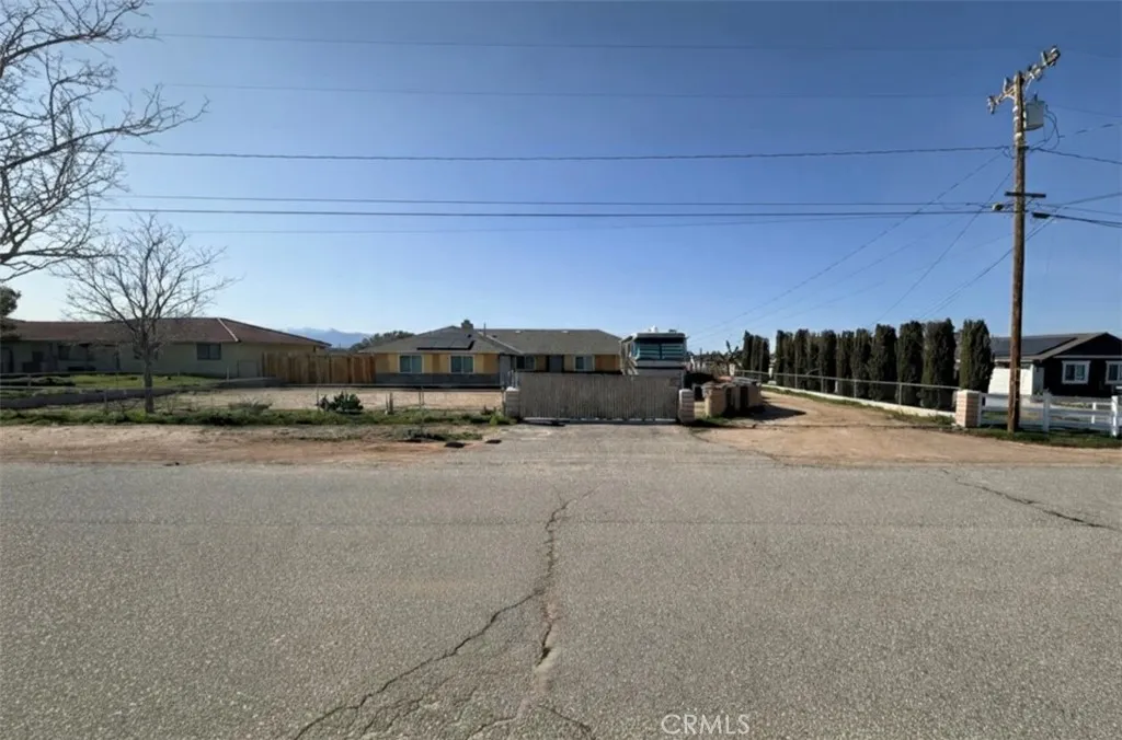 11922 Calcite Avenue, Hesperia, California 92345 home-pic-8
