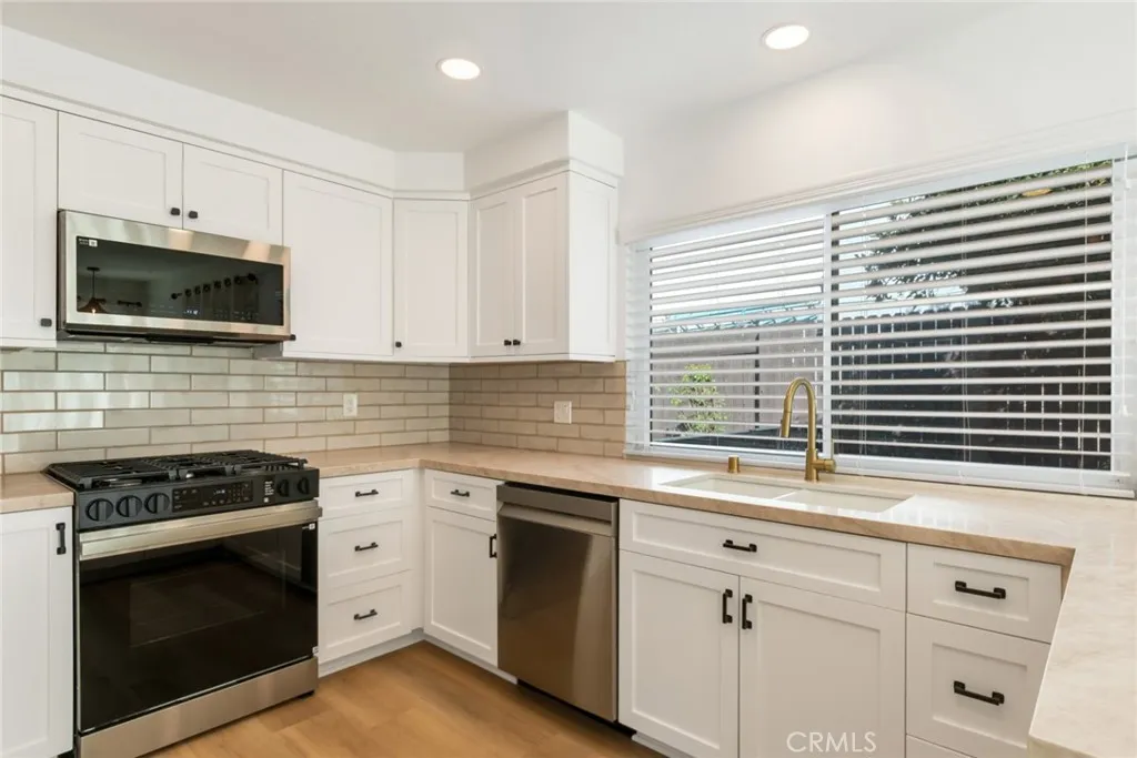 6282 Shaker Drive, Riverside, California 92506 home-pic-16
