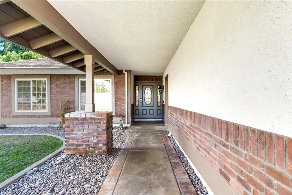 6282 Shaker Drive, Riverside, California 92506 home-pic-4
