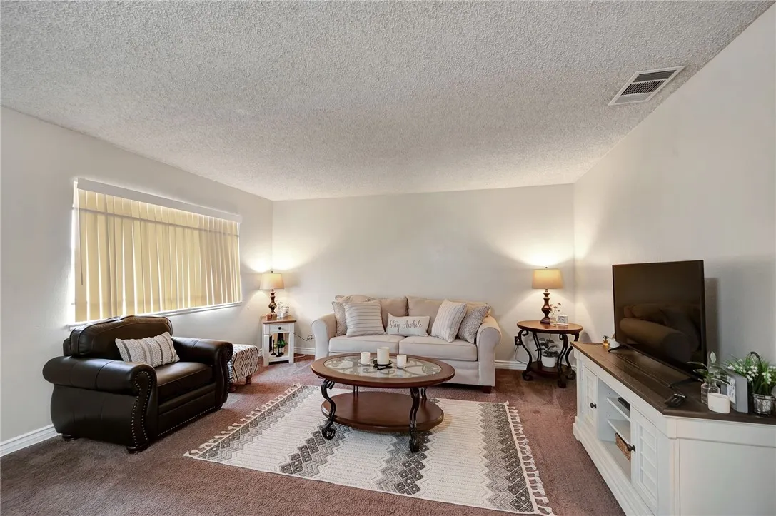 3504 Rainbow Lane, Highland, California 92346 home-pic-4