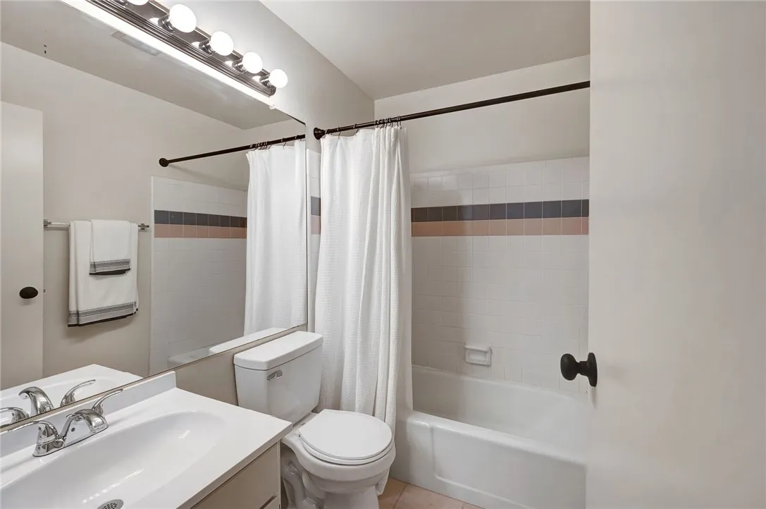 3504 Rainbow Lane, Highland, California 92346 home-pic-10