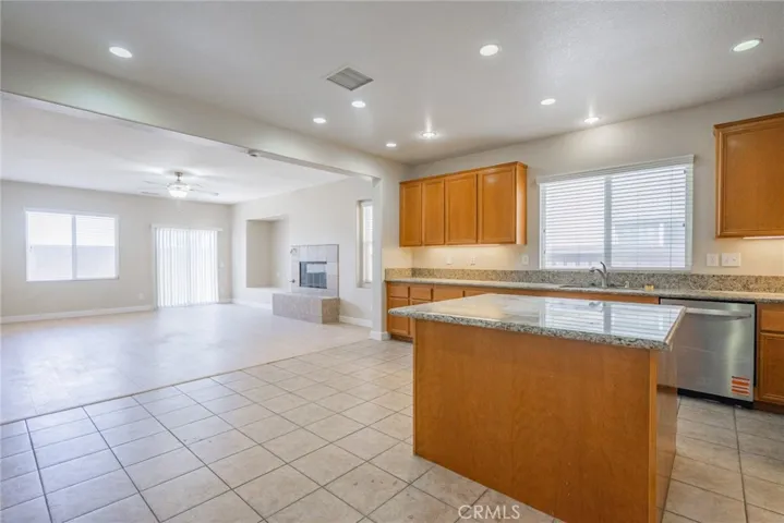 8848 Palo Alto, Hesperia, California 92344