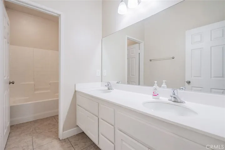 8848 Palo Alto, Hesperia, California 92344