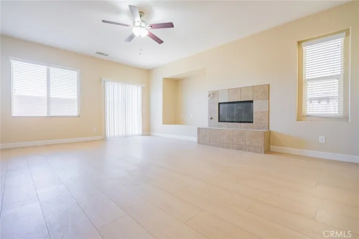 8848 Palo Alto, Hesperia, California 92344