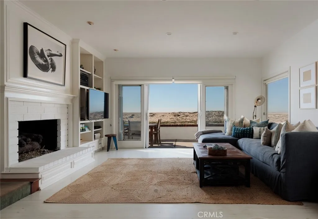 116 E Oceanfront, Newport Beach, California 92661 home-pic-4