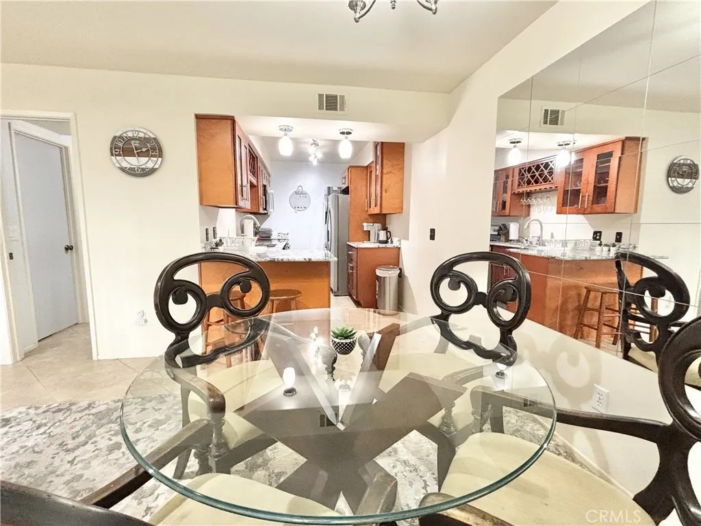 353 N Hermosa Dr, Palm Springs, California 92262 home-pic-5
