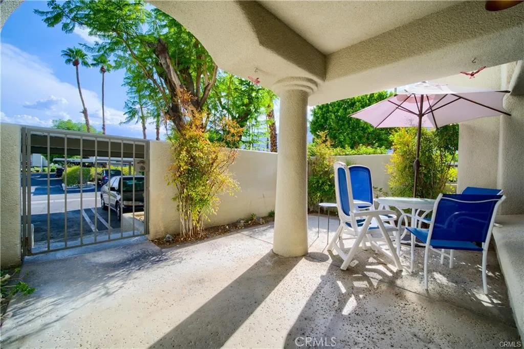 353 N Hermosa Dr, Palm Springs, California 92262 home-pic-12