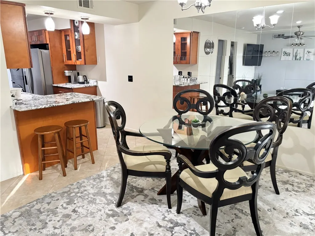 353 N Hermosa Dr, Palm Springs, California 92262 home-pic-3