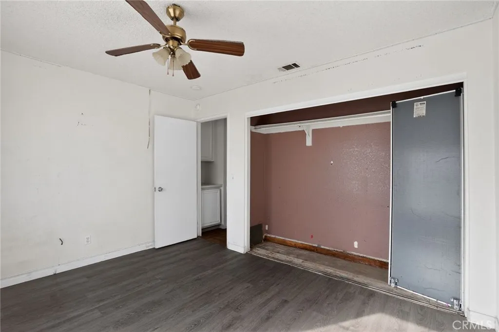 2559 E Avenue J2, Lancaster, California 93535 home-pic-21