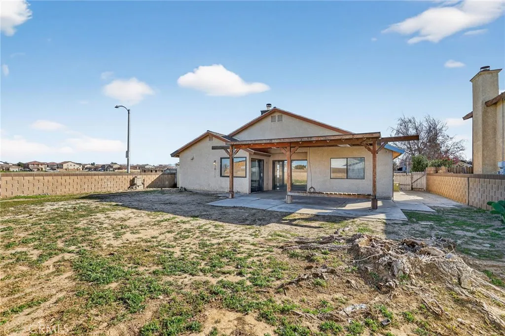 2559 E Avenue J2, Lancaster, California 93535 home-pic-8
