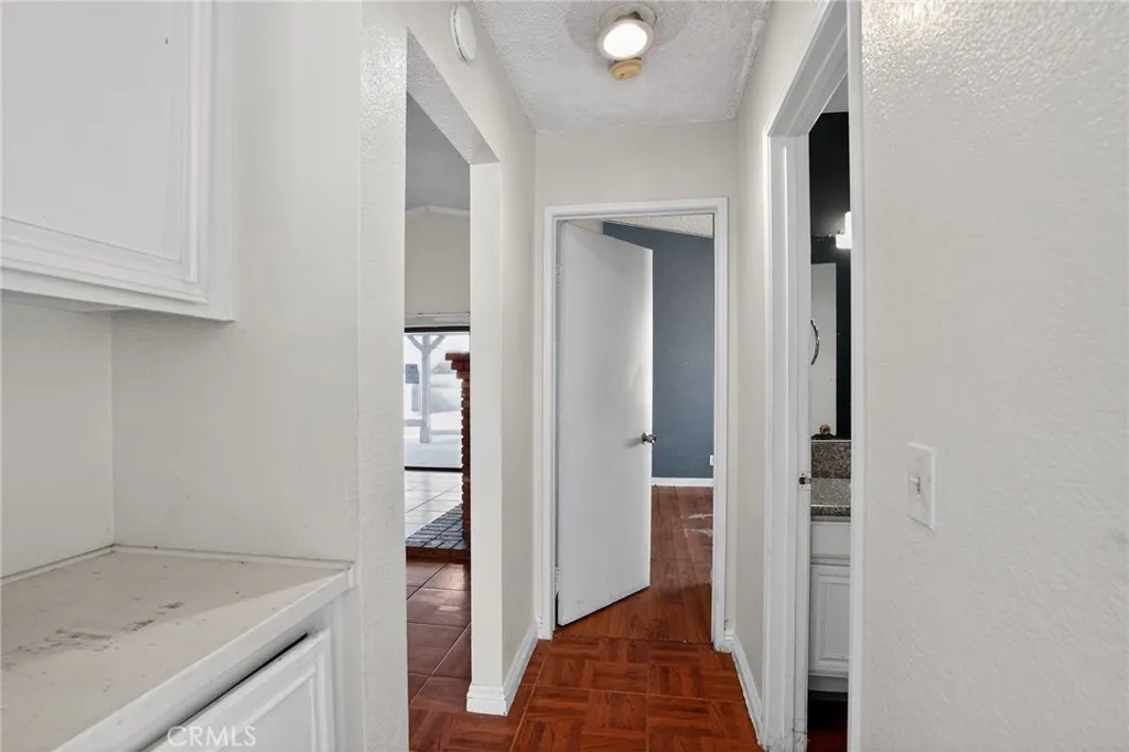 2559 E Avenue J2, Lancaster, California 93535 home-pic-28