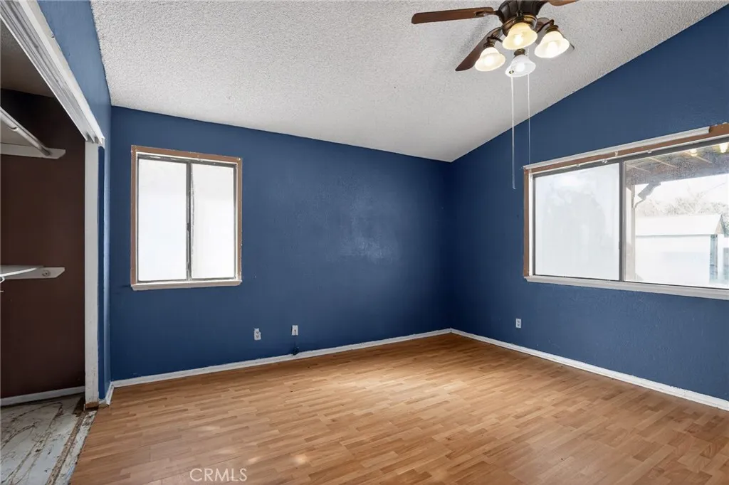 2559 E Avenue J2, Lancaster, California 93535 home-pic-22