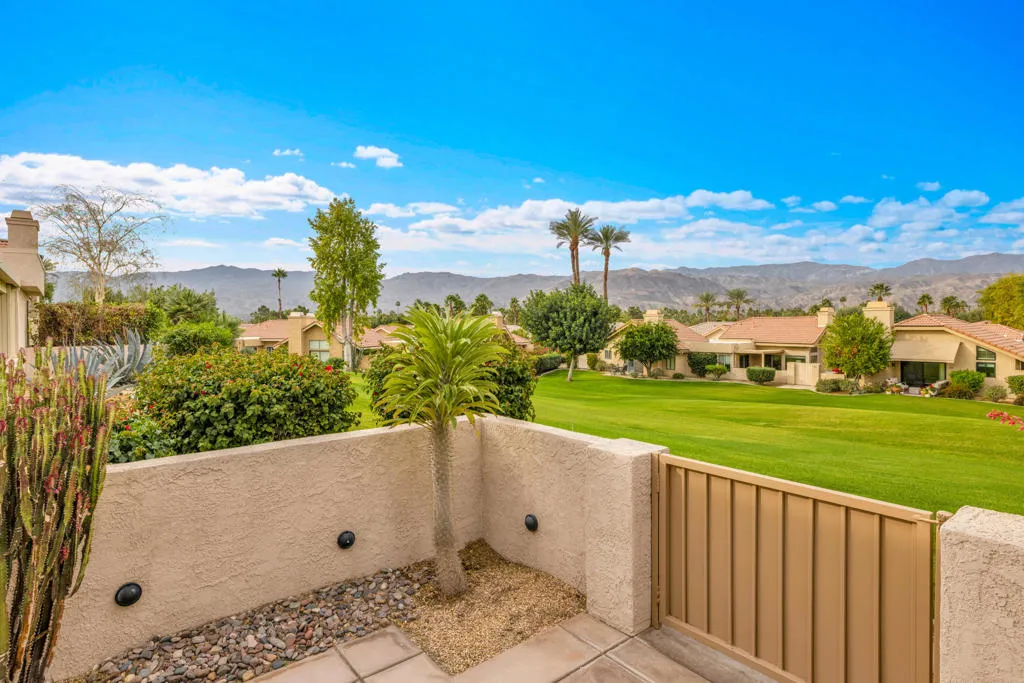 12 Bonita Lane, Palm Desert, California 92260 home-pic-1