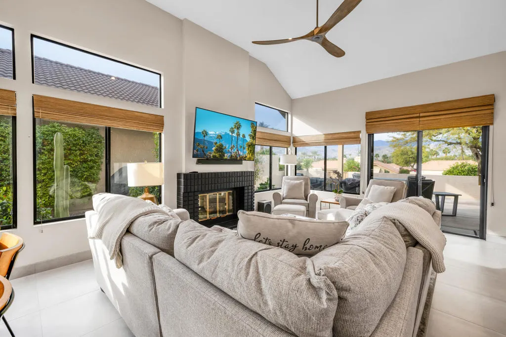 12 Bonita Lane, Palm Desert, California 92260 home-pic-8