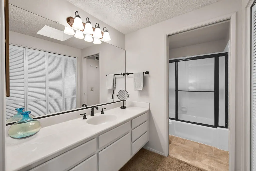 12 Bonita Lane, Palm Desert, California 92260 home-pic-20