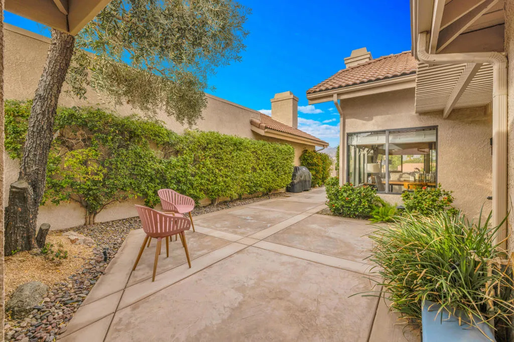 12 Bonita Lane, Palm Desert, California 92260 home-pic-32