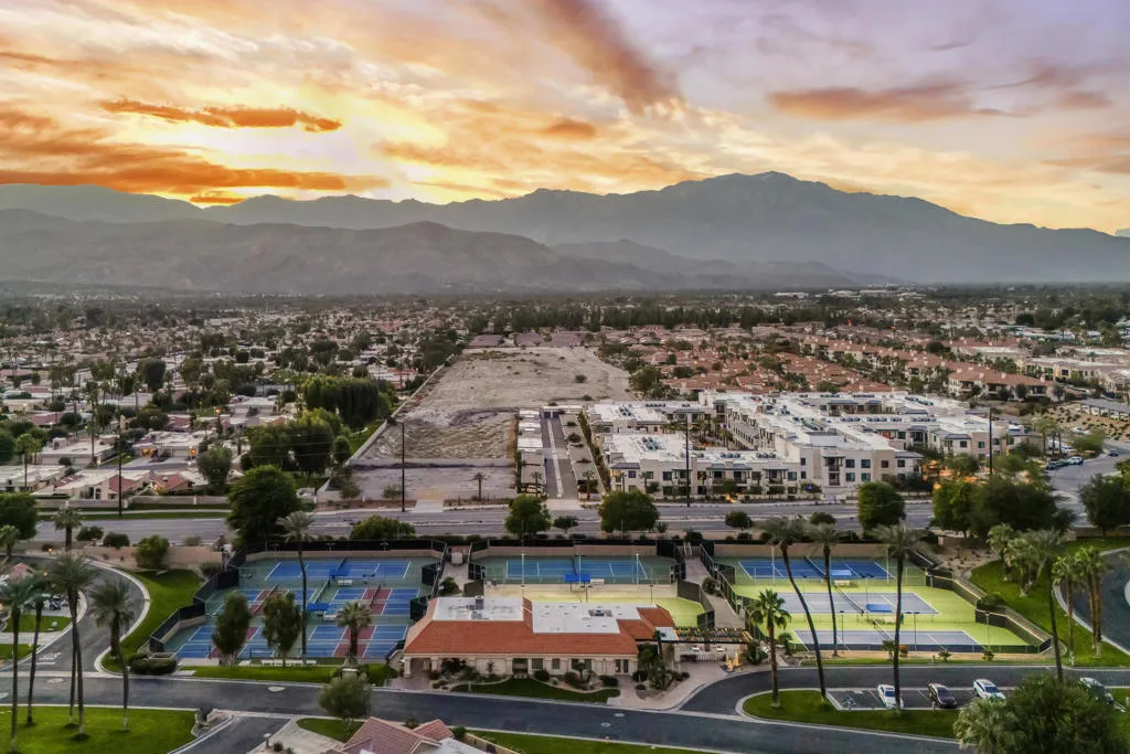 12 Bonita Lane, Palm Desert, California 92260 home-pic-40