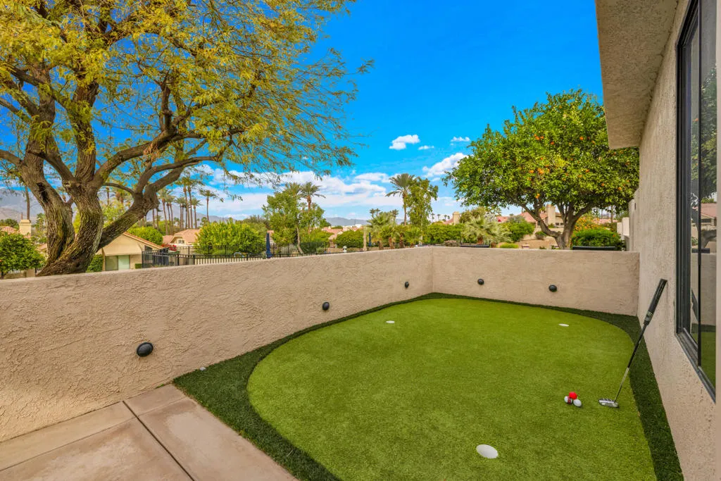 12 Bonita Lane, Palm Desert, California 92260 home-pic-3