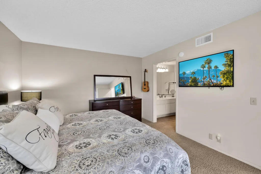 12 Bonita Lane, Palm Desert, California 92260 home-pic-18