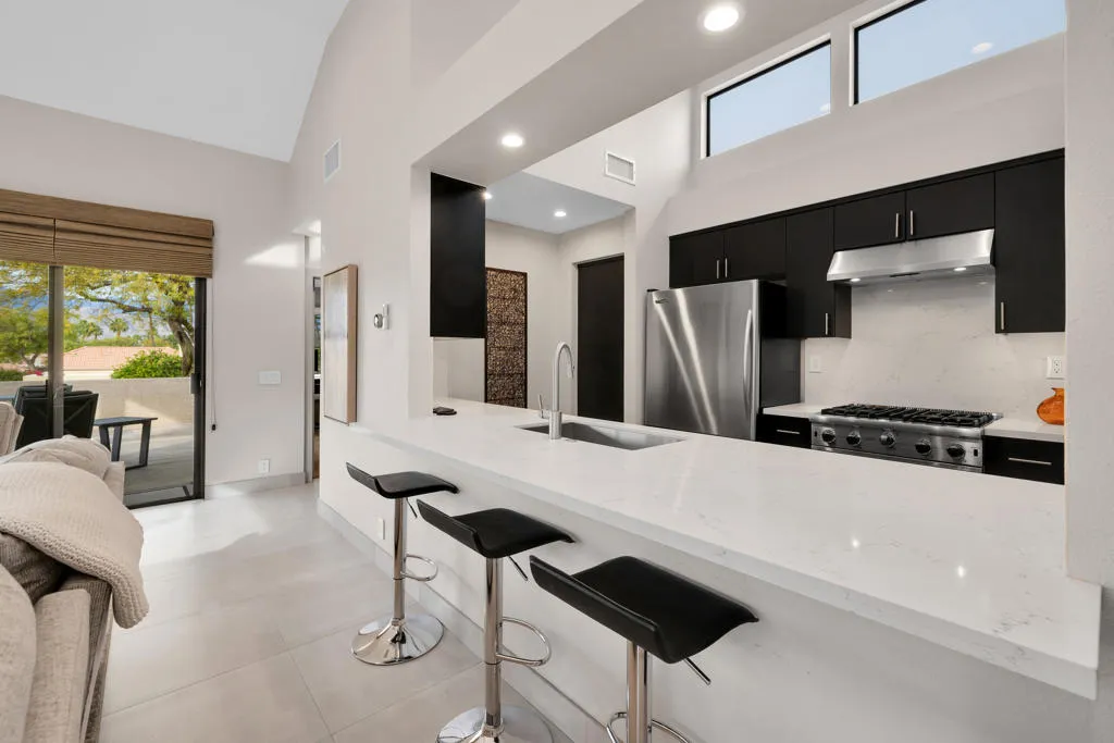 12 Bonita Lane, Palm Desert, California 92260 home-pic-11