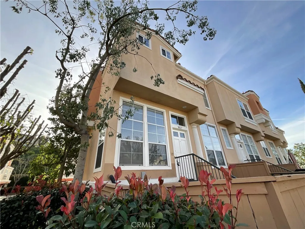 8027 E Naples Lane, Anaheim, California 92808 home-pic-1