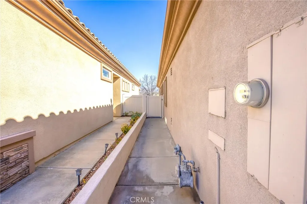 484 Brooklawn, Banning, California 92220 home-pic-27