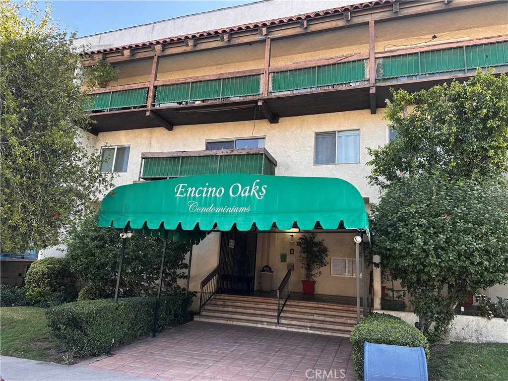 5460 White Oak Ave C106, Encino, California 91316 home-pic-1