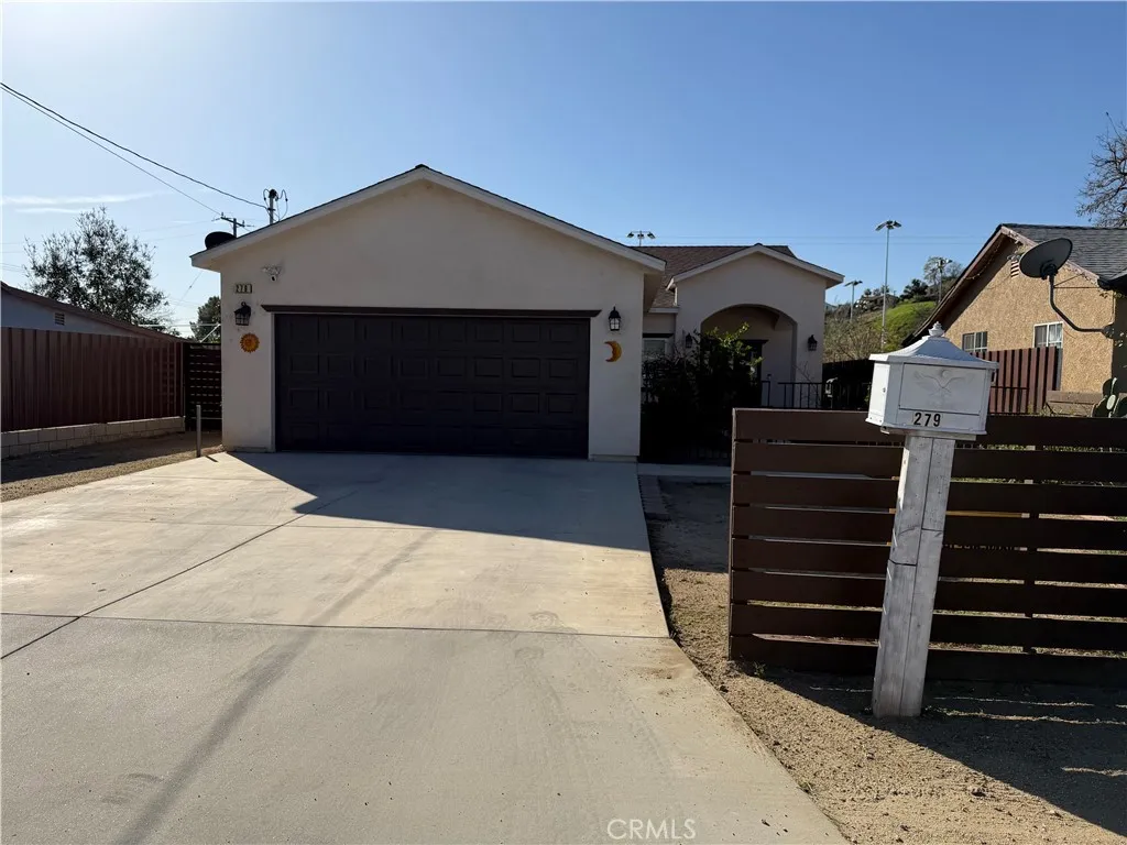 279 W 39th, San Bernardino, California 92405 home-pic-2