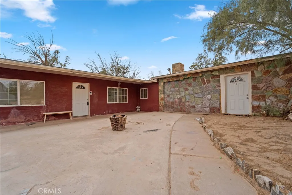 32900 Dune, Newberry Springs, California 92365 home-pic-1