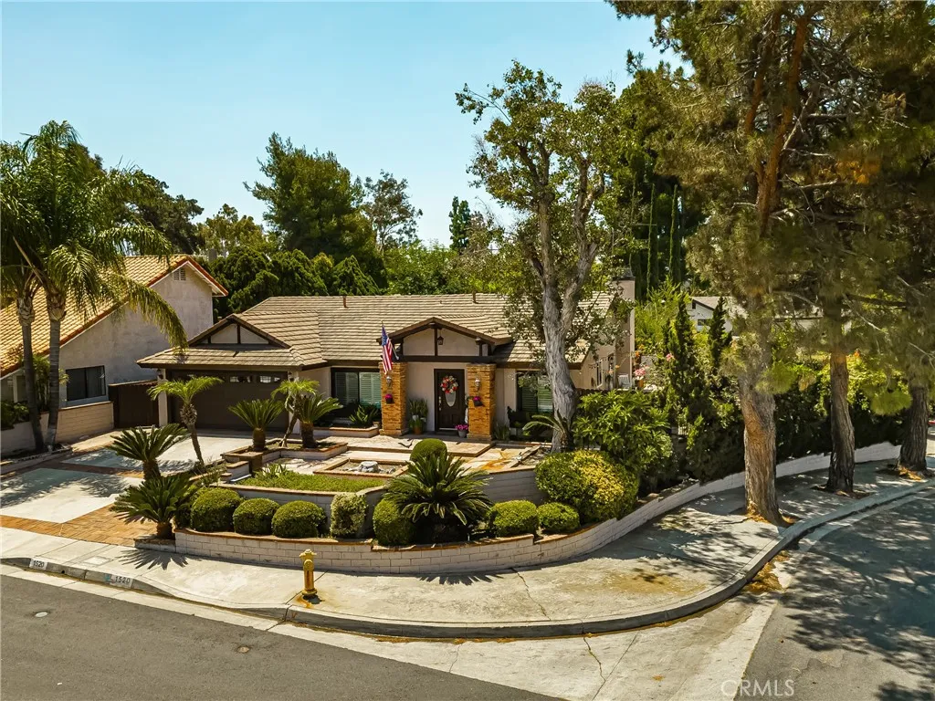 1520 E Newcrest Drive, West Covina, California 91792 home-pic-2