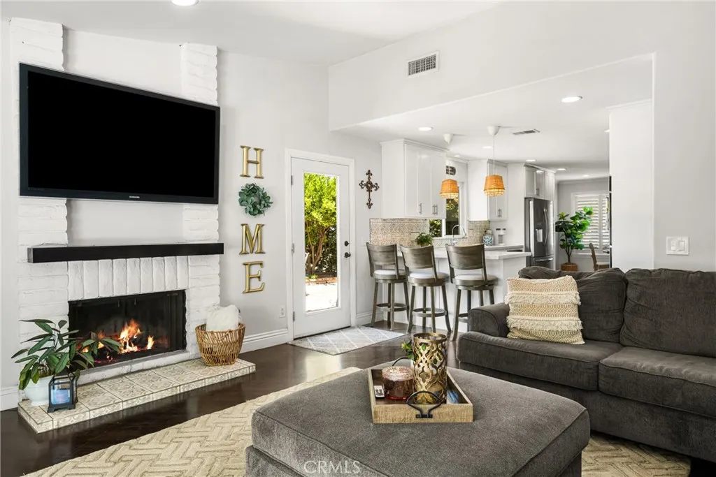 1520 E Newcrest Drive, West Covina, California 91792 home-pic-22