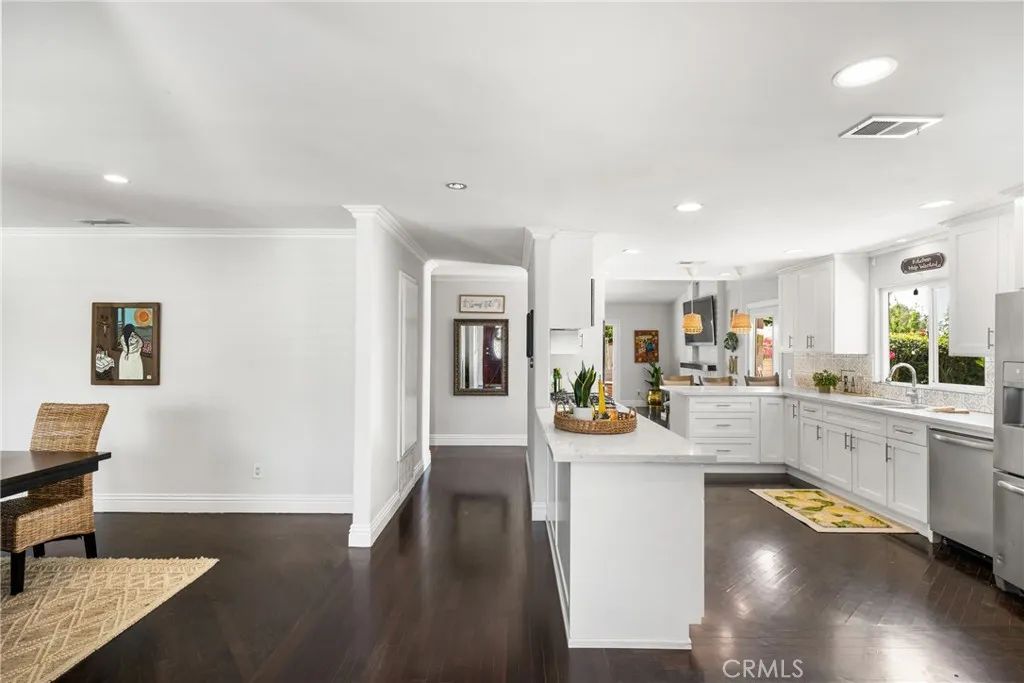 1520 E Newcrest Drive, West Covina, California 91792 home-pic-18