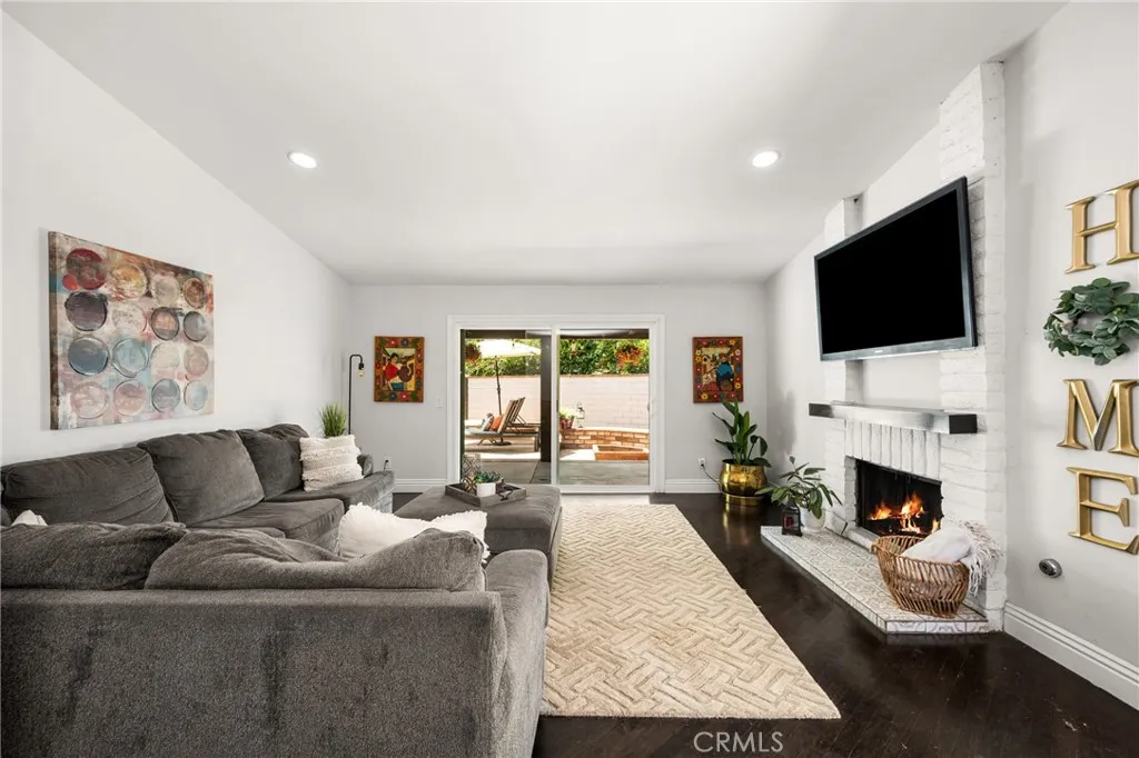 1520 E Newcrest Drive, West Covina, California 91792 home-pic-19