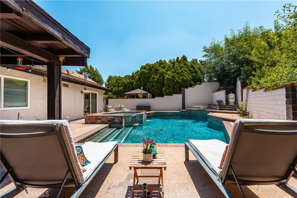 1520 E Newcrest Drive, West Covina, California 91792 home-pic-10