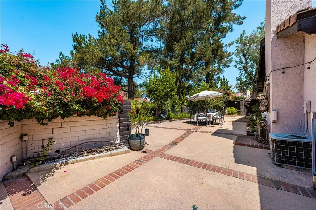 1520 E Newcrest Drive, West Covina, California 91792 home-pic-14