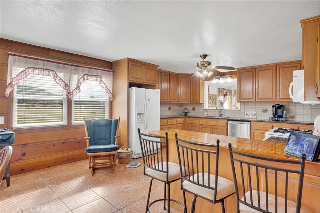 4487 Tyrolite, Jurupa Valley, California 92509 home-pic-8