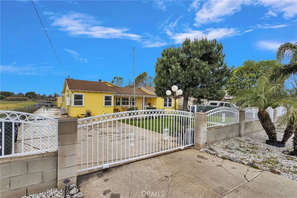 4487 Tyrolite, Jurupa Valley, California 92509 home-pic-37