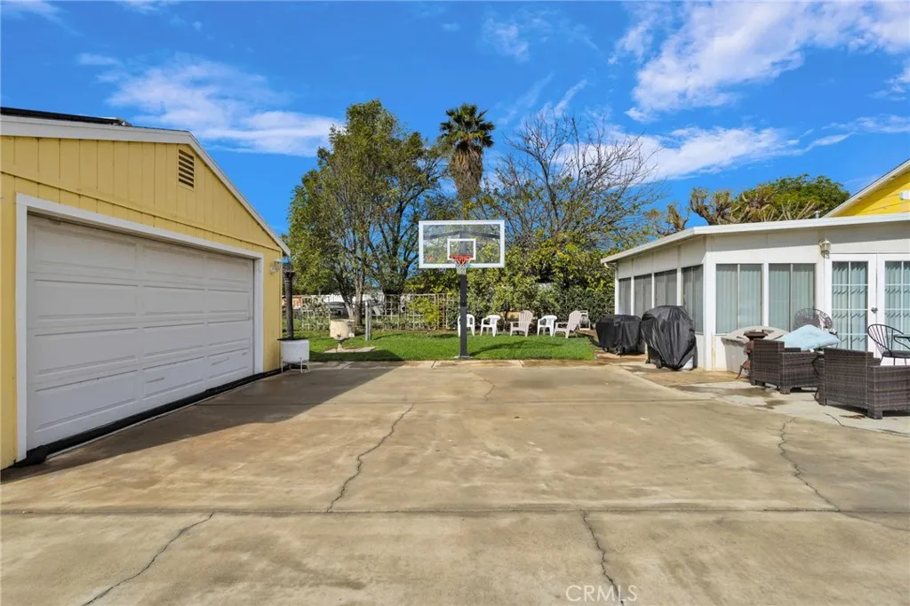4487 Tyrolite, Jurupa Valley, California 92509 home-pic-4