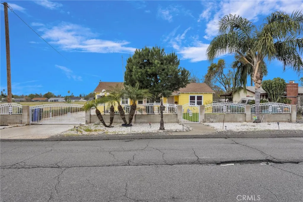 4487 Tyrolite, Jurupa Valley, California 92509 home-pic-35