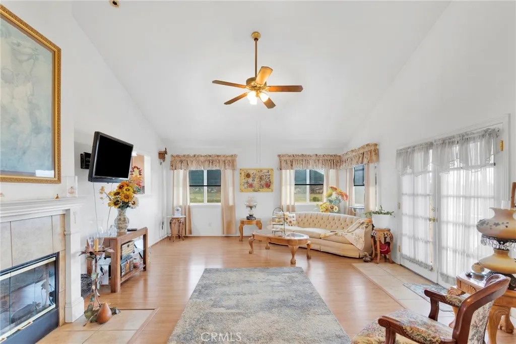 4487 Tyrolite, Jurupa Valley, California 92509 home-pic-6