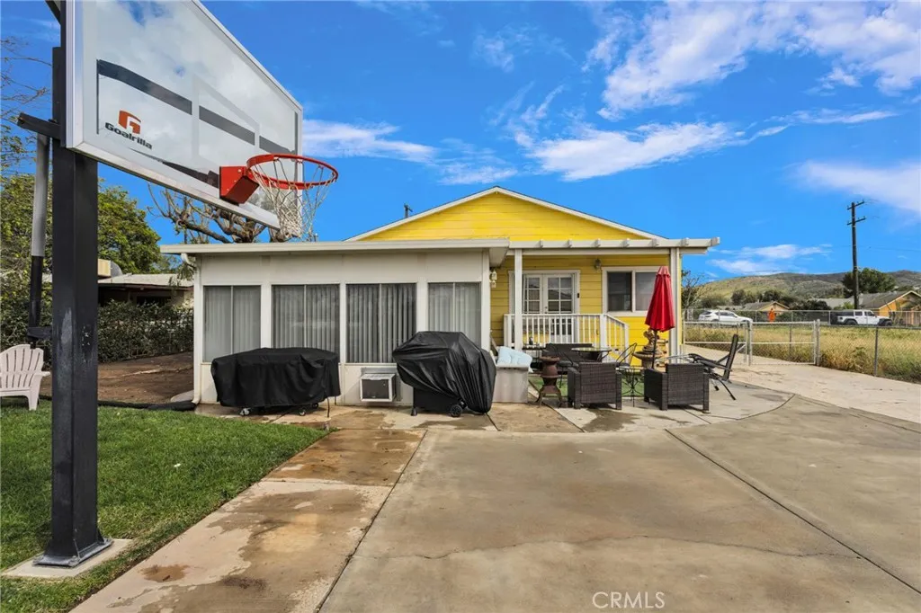 4487 Tyrolite, Jurupa Valley, California 92509 home-pic-44