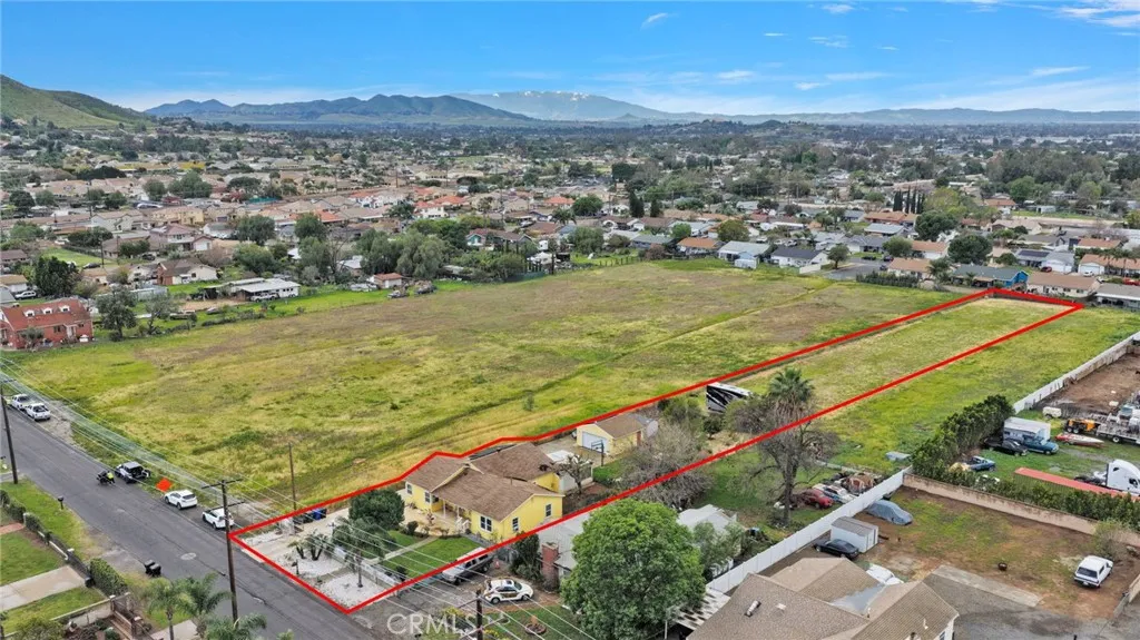 4487 Tyrolite, Jurupa Valley, California 92509 home-pic-1