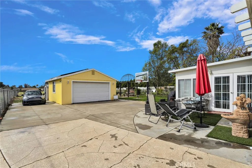4487 Tyrolite, Jurupa Valley, California 92509 home-pic-42