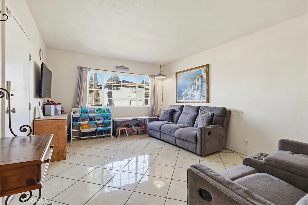 10970 Ruth, Lynwood, California 90262 home-pic-6