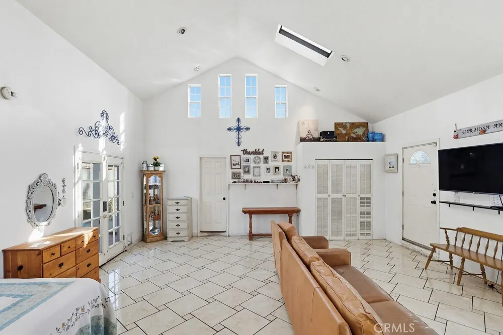 10970 Ruth, Lynwood, California 90262 home-pic-15