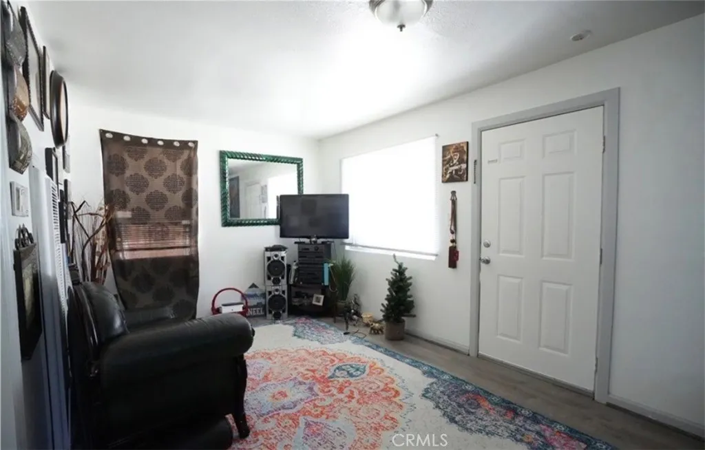 1144 W 85th, Los Angeles, California 90044 home-pic-7