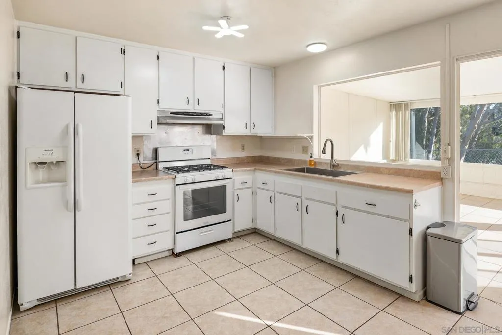 8555 Jade Coast, San Diego, California 92126 home-pic-11