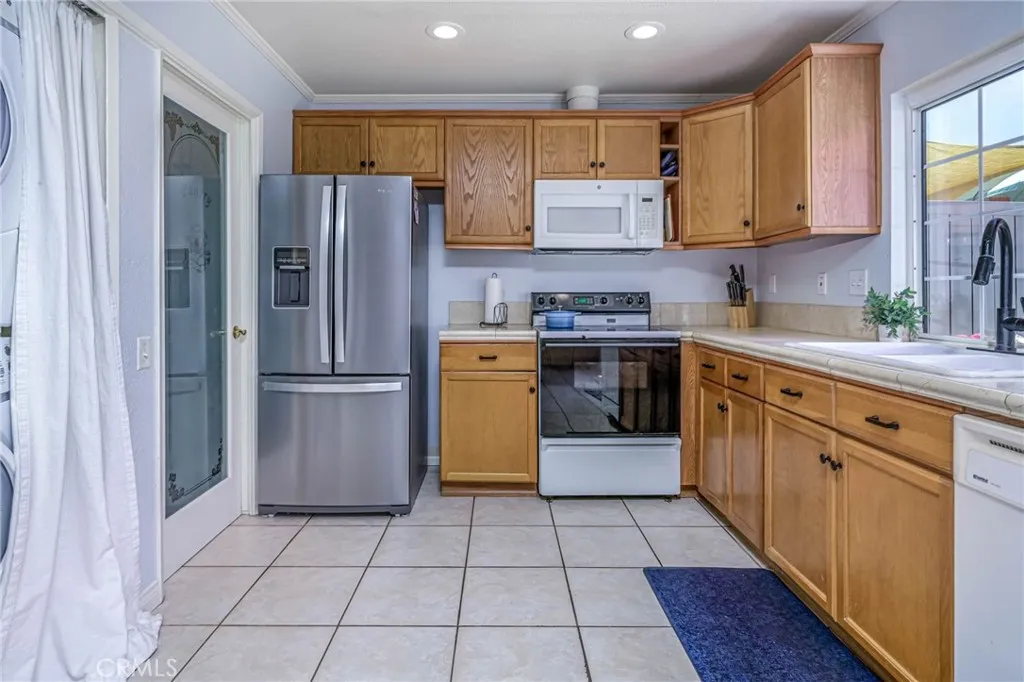 1585 Honeywood Court, Brea, California 92821 home-pic-11