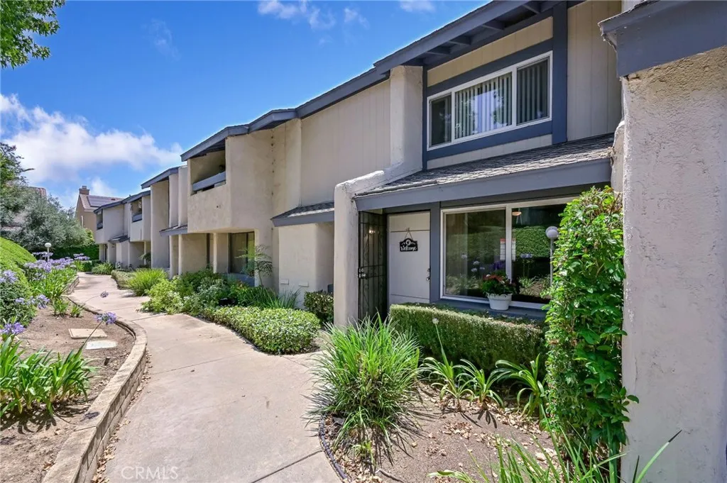1585 Honeywood Court, Brea, California 92821 home-pic-1